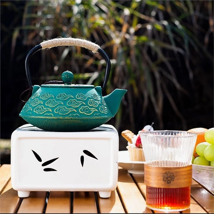 Cast iron Tea Kettle (1)