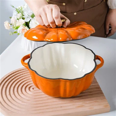 Faitout en fonte avec couvercle